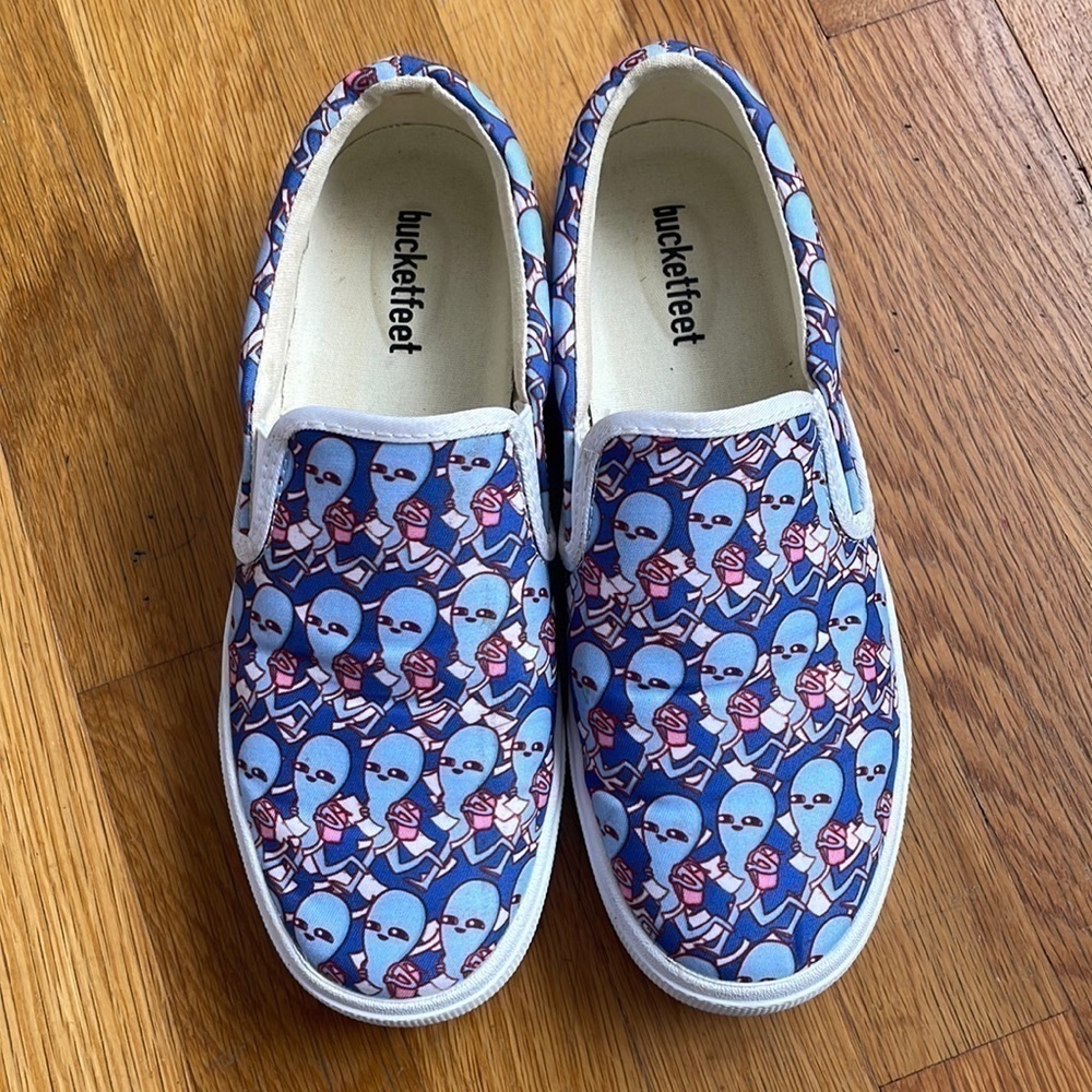 Bucketfeet Backpack Alien ship on women 8 mens 6.5